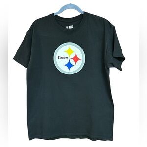 NFL Team Apparel Shirtsleeved Black Cotton Tee With Steeler Logo On Front Large